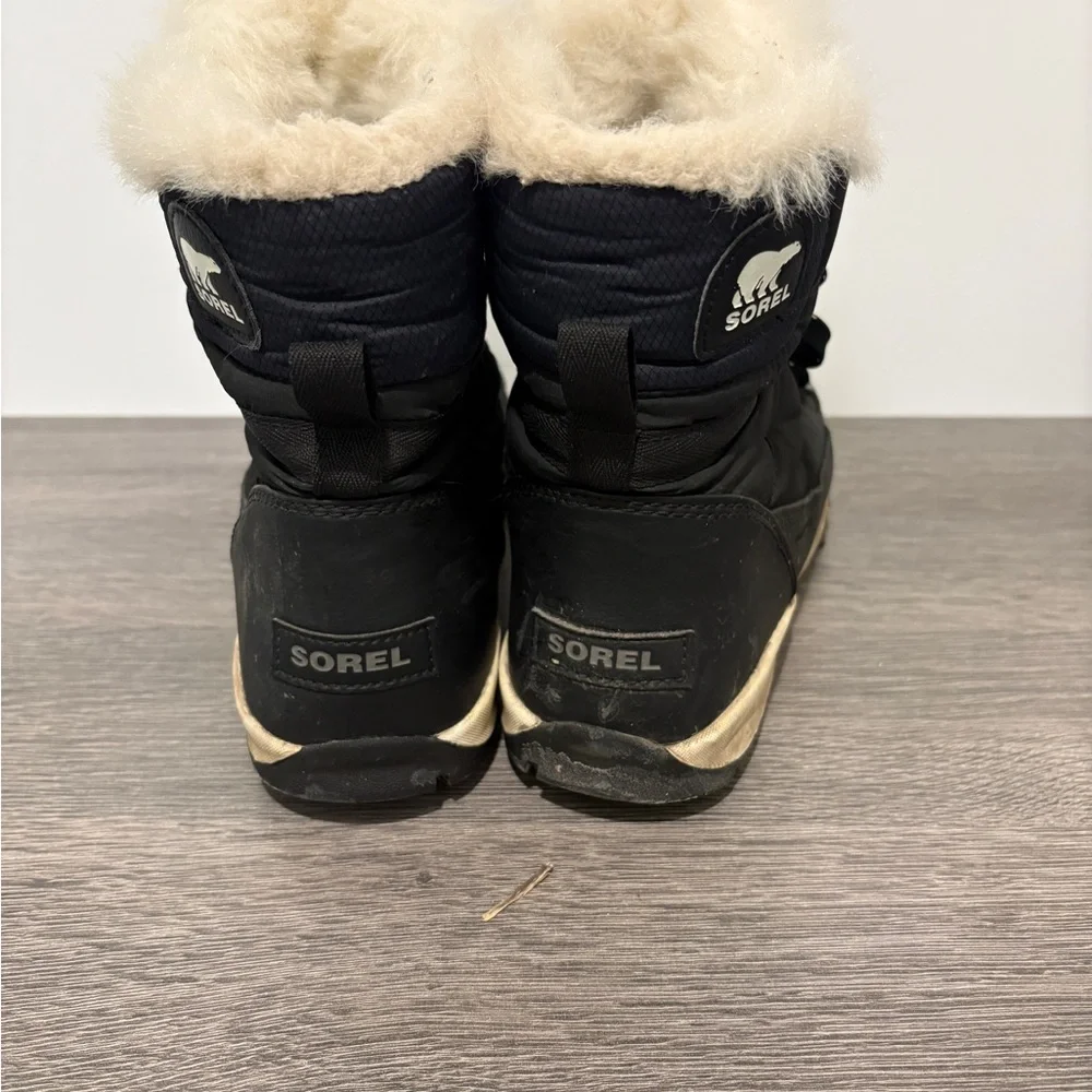 Sorel - Women’s Whitney Short Lace Up Boot - Size 9 - Picture 4 of 5